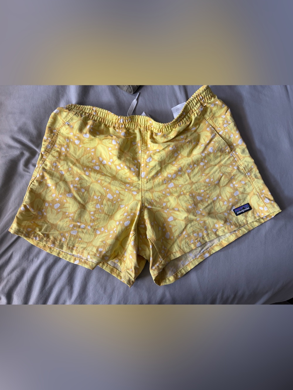 Patagonia Yellow Leaf-Print Baggies Small